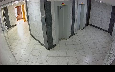 Камера: прихожая